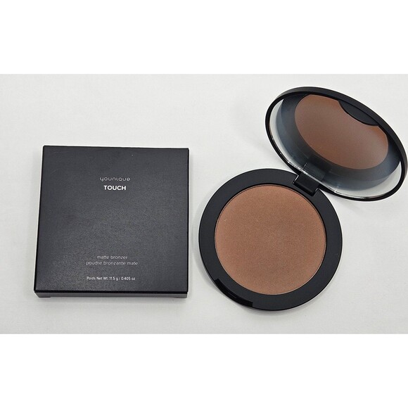 Younique Touch Matte Bronzer in Medium New in Box - Picture 1 of 4